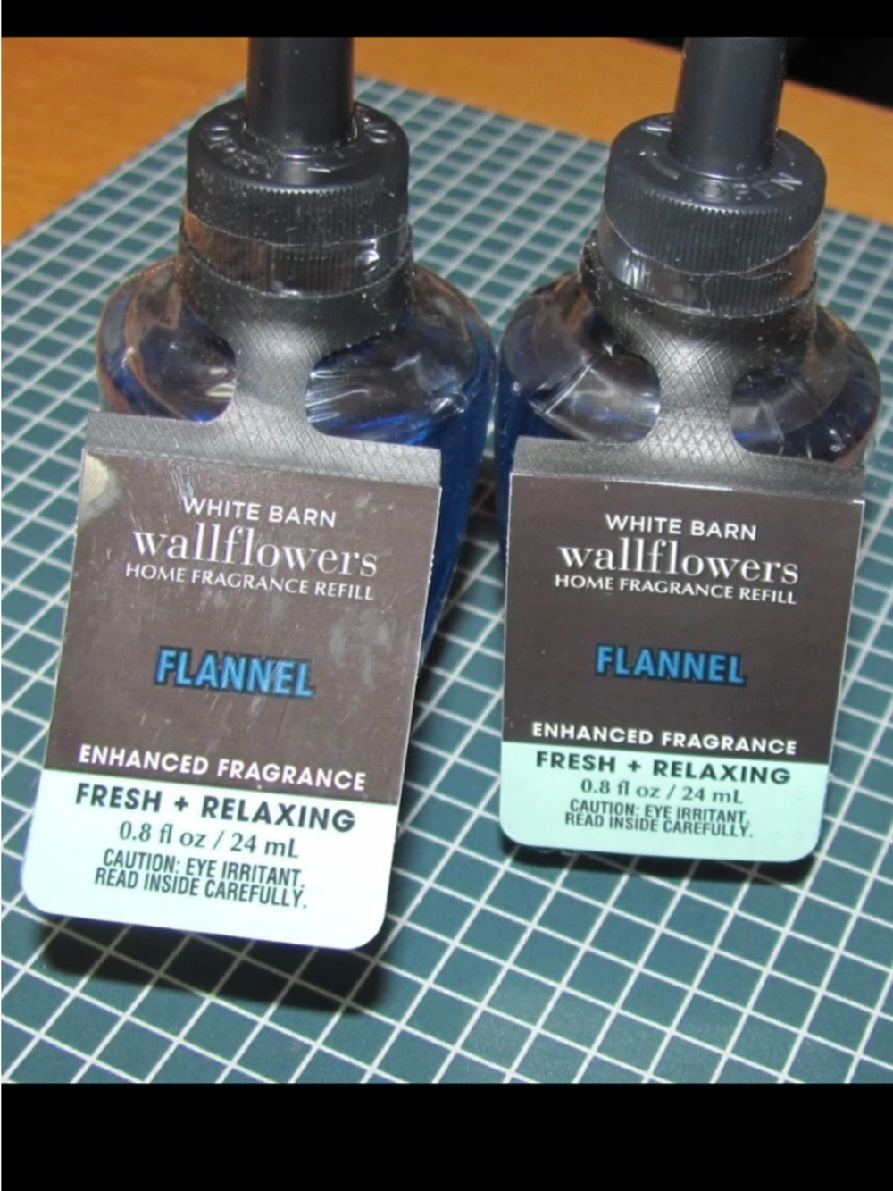 White Barn Flannel Wallflowers Refill – Blue both NWT